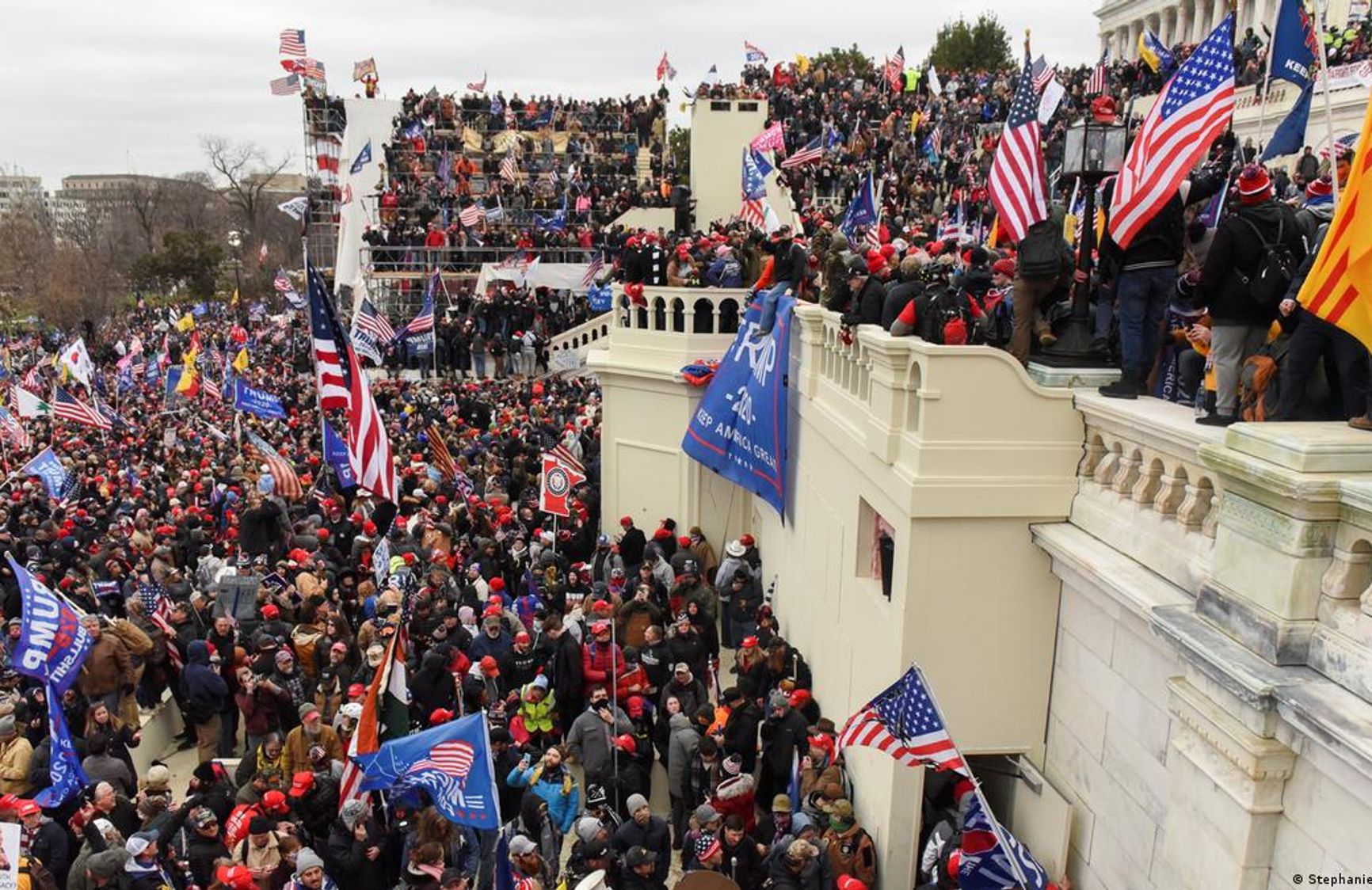 Штурм трампистами Капитолия, 2021