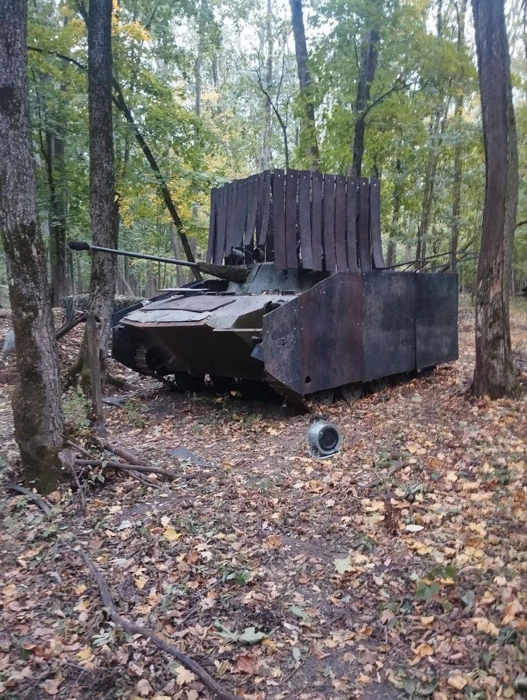 Российская БМД-2 с кустарной дополнительной защитой