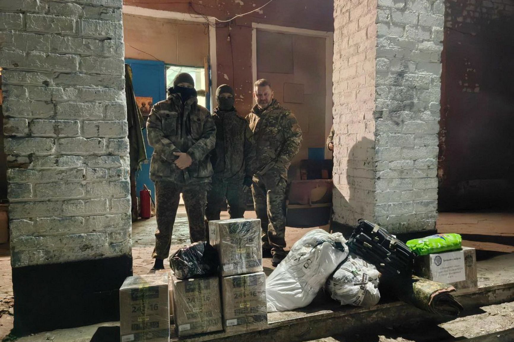 Soldiers and the humanitarian aid intended for them