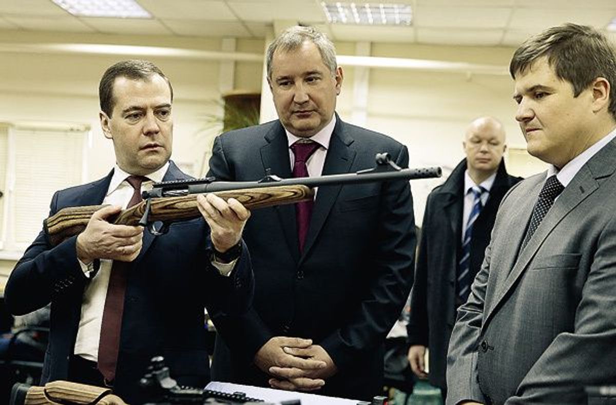 Dmitry Medvedev and Dmitry Rogozin in Promtekhnologiya’s assembly workshop